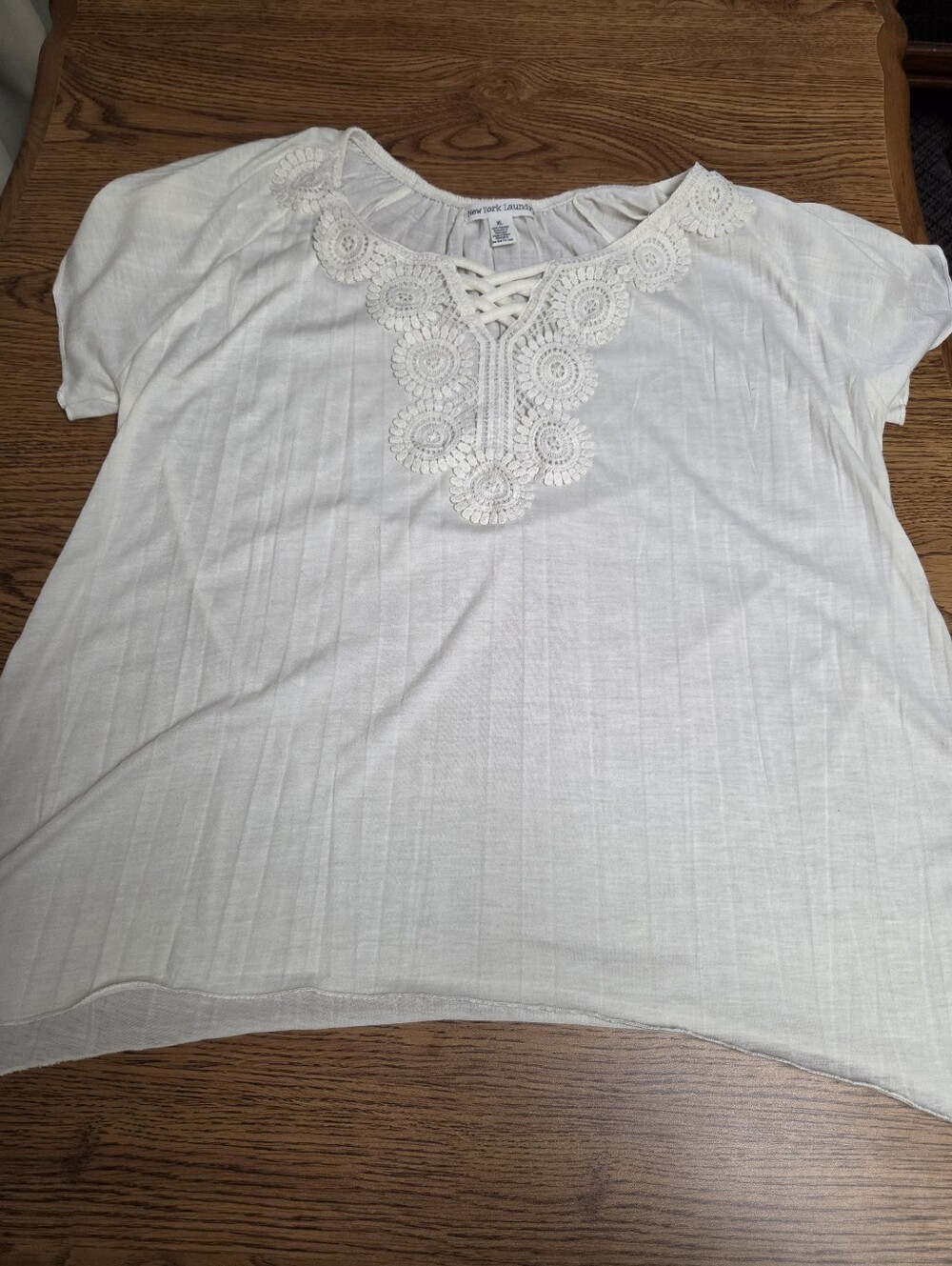 NWOT New York Laundry White Crochet Lace-Trim Short Sleeve Top Size XL - Picture 10 of 10